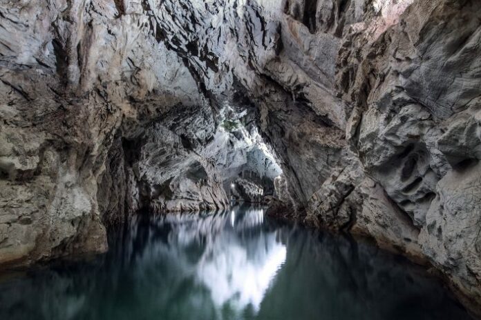 06 foto grotte di pertosa auletta ippolito pilia pit0261 705x470