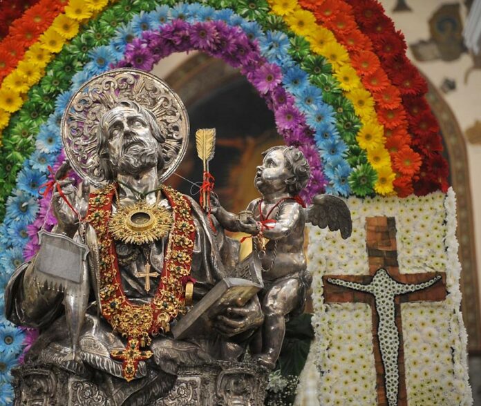 san matteo salerno statua